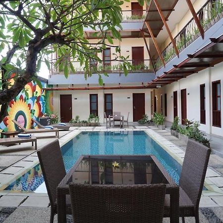 Reddoorz Near Legian Street Hotell Exteriör bild