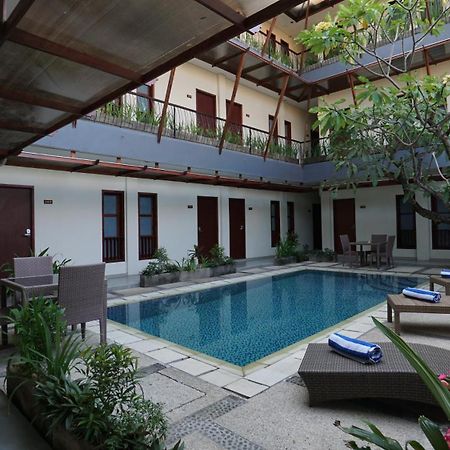 Reddoorz Near Legian Street Hotell Exteriör bild