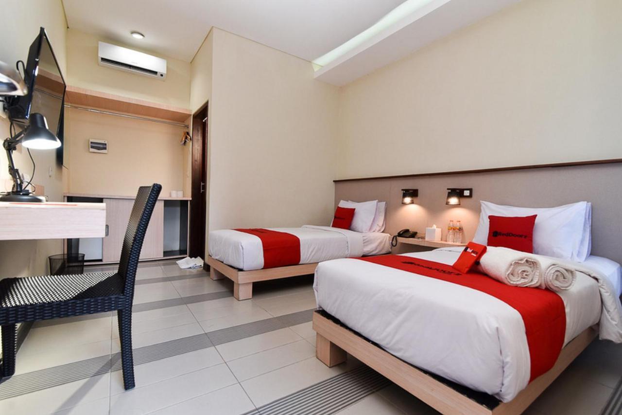 Reddoorz Near Legian Street Hotell Exteriör bild