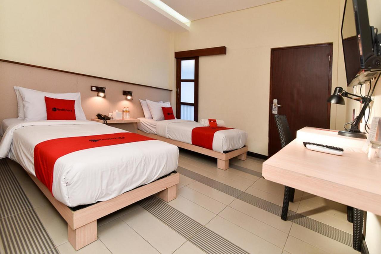 Reddoorz Near Legian Street Hotell Exteriör bild